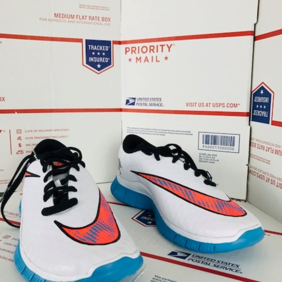 GS NIKE FREE HYPERVENOM 705390-10 Size 5.5 - Picture 6 of 8